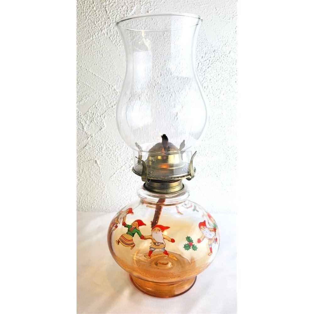 Vintage 1980 Kaadan Ltd. Hurricane Kerosene Oil Lamp Gnomes & Holly